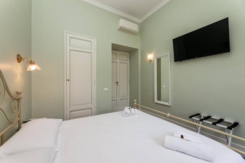 Pantheon Luxury House